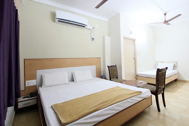 Hotel Pasuparthy Residency
